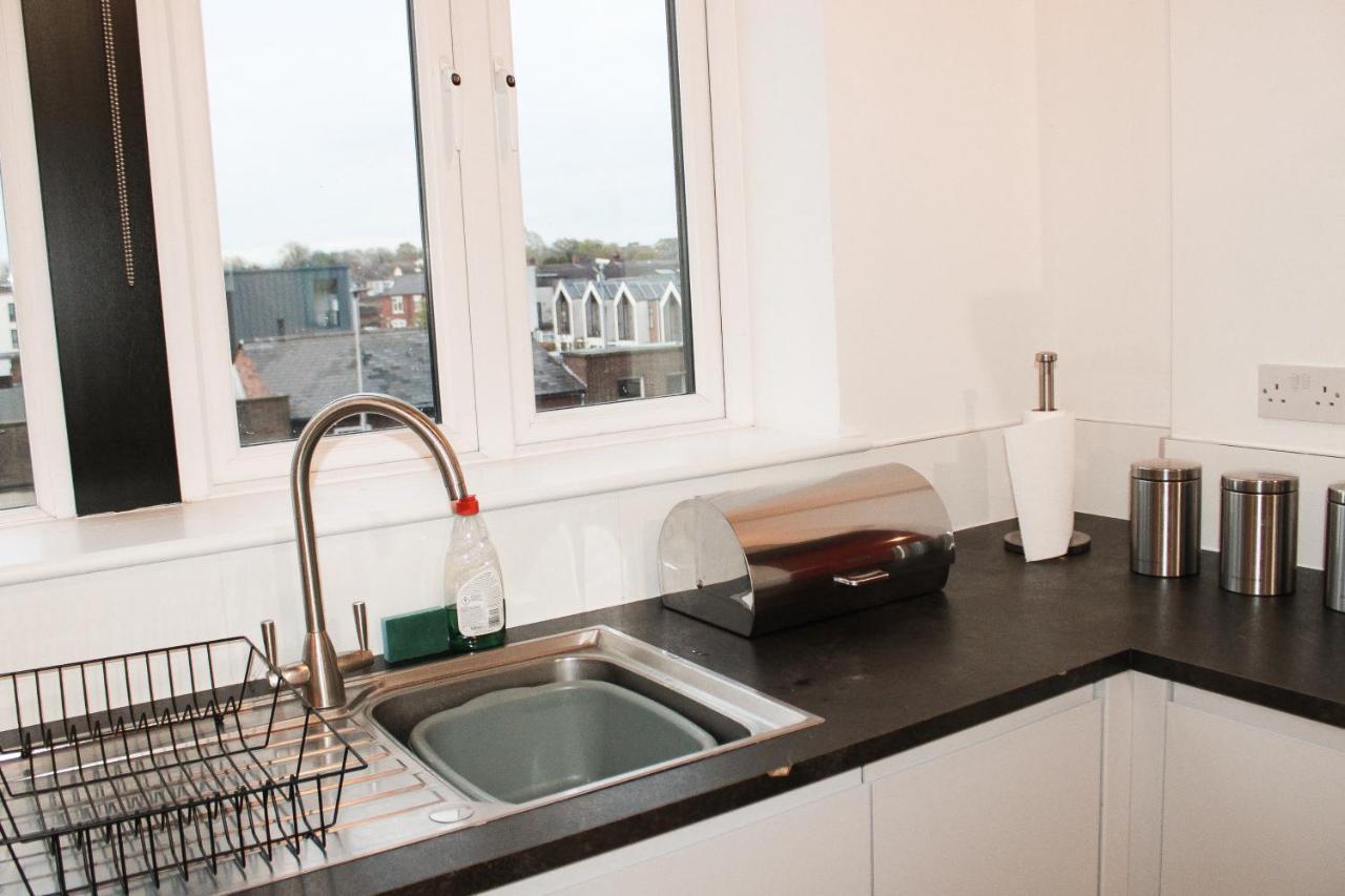 Modern Luxury Serviced Duplex Apartments By Repose- 150 Metro Court, West Bromwich Exterior foto